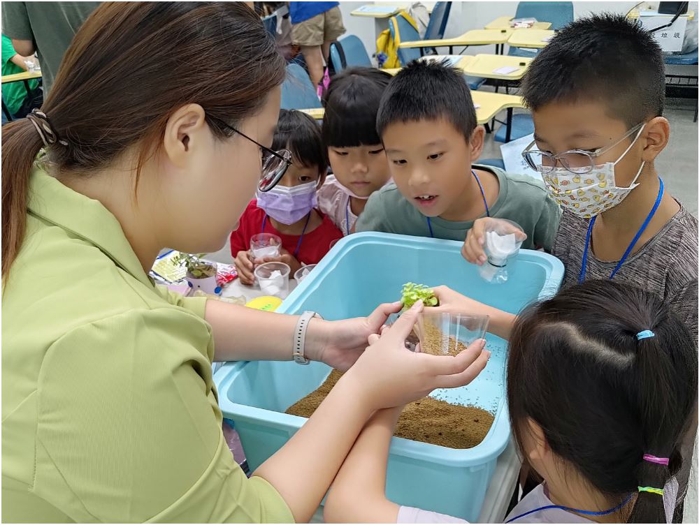 環保自動吸水盆栽.jpg
